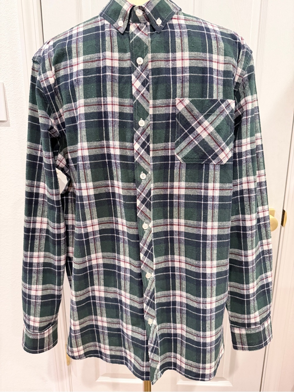 Men's Green Plaid Button-Down Shirt with Chest Pocket